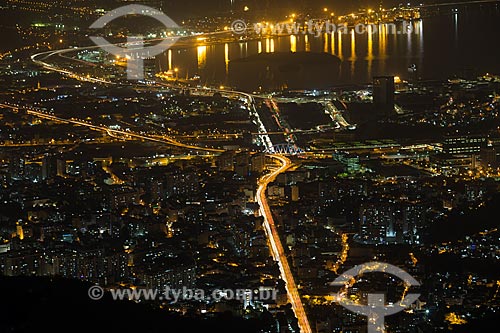  Vista do Viaduto Engenheiro Freyssinet (1974) - também conhecido como Viaduto da Paulo de Frontin a partir do Cristo Redentor durante a noite  - Rio de Janeiro - Rio de Janeiro (RJ) - Brasil