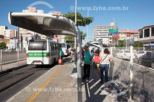  Ponto de ônibus no corredor do Expresso Fortaleza - Avenida Bezerra de Menezes  - Fortaleza - Ceará (CE) - Brasil
