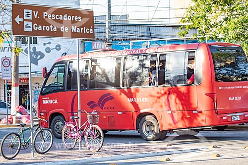  Ônibus da Empresa Publica de Transporte da Prefeitura de Maricá - também conhecido como Vermelhinho - na Praça Conselheiro Macedo Soares  - Maricá - Rio de Janeiro (RJ) - Brasil
