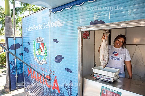  Peixe à venda no Projeto Caminhão do Peixe da Secretaria de Agricultura, Pecuária e Pesca da Prefeitura de Maricá - projeto com objetivo de vender de peixe fresco à baixo custo  - Maricá - Rio de Janeiro (RJ) - Brasil