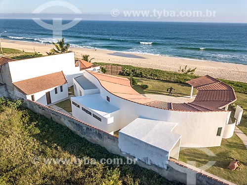  Foto feita com drone da Casa Darcy Ribeiro - projetada por Oscar Niemeyer - com a Praia de Cordeirinho ao fundo  - Maricá - Rio de Janeiro (RJ) - Brasil