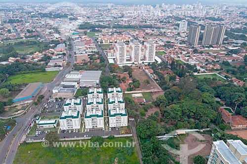  Foto feita com drone de condomínios residenciais na periferia  - Rio Claro - São Paulo (SP) - Brasil