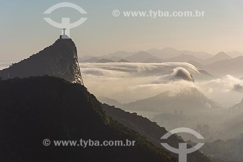  Vista do Cristo Redentor a partir da Pedra da Proa durante o amanhecer  - Rio de Janeiro - Rio de Janeiro (RJ) - Brasil