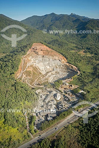  Foto aérea da fábrica de cimento Concreto Ecomix próximo ao Parque Nacional de Saint-Hilaire/Lange  - Matinhos - Paraná (PR) - Brasil