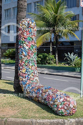  Escultura do catador Sergio Amaro Vidal - feita com material reciclado - na Avenida Vieira Souto  - Rio de Janeiro - Rio de Janeiro (RJ) - Brasil