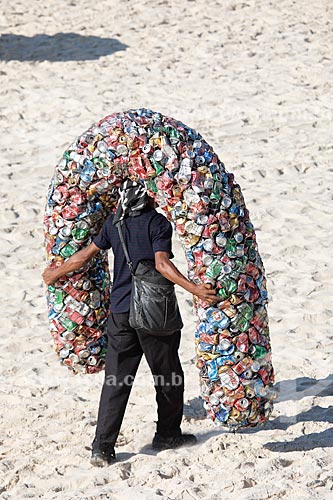  Escultura do catador Sergio Amaro Vidal - feita com material reciclado  - Rio de Janeiro - Rio de Janeiro (RJ) - Brasil