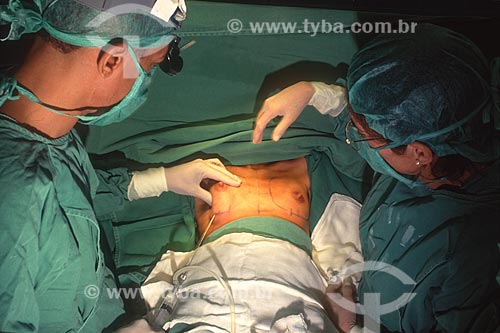  Cirurgia de reconstrução mamária no Hospital Mário Kroeff - década de 2000  - Rio de Janeiro - Rio de Janeiro (RJ) - Brasil