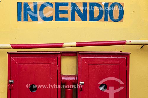  Detalhe de caixa de hidrante no Centro Luiz Gonzaga de Tradições Nordestinas  - Rio de Janeiro - Rio de Janeiro (RJ) - Brasil