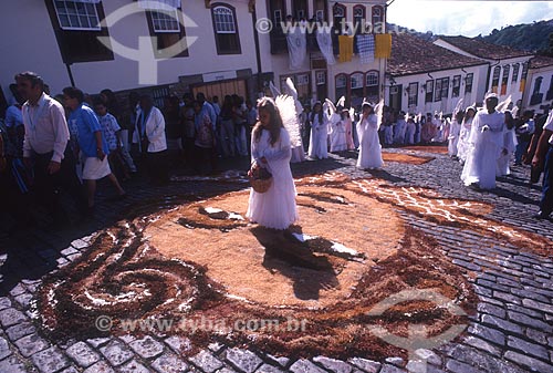  Crianças vestidas como anjo durante procissão da Semana Santa no centro histórico da cidade de Ouro Preto - década de 90  - Ouro Preto - Minas Gerais (MG) - Brasil