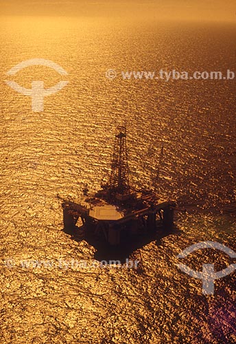  Foto aérea de plataforma de petróleo na Bacia de Campos - década de 90  - Campos dos Goytacazes - Rio de Janeiro (RJ) - Brasil