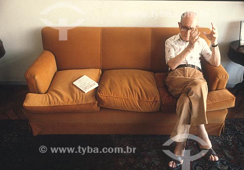  Escritor Carlos Drummond de Andrade em sua casa - década de 80  - Rio de Janeiro - Rio de Janeiro (RJ) - Brasil