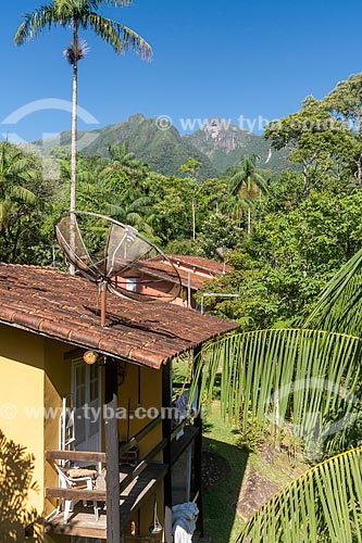  Vista de casas próximas à Área de Proteção Ambiental da Serrinha do Alambari  - Resende - Rio de Janeiro (RJ) - Brasil