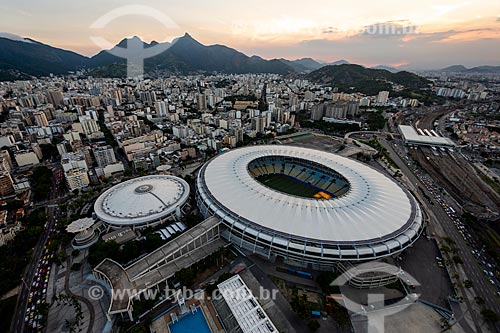  Foto aérea do Estádio Jornalista Mário Filho (1950) - mais conhecido como Maracanã - durante o pôr do sol  - Rio de Janeiro - Rio de Janeiro (RJ) - Brasil