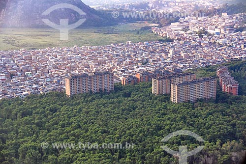  Foto aérea de prédios abandonados ao lado da favela de Rio das Pedras  - Rio de Janeiro - Rio de Janeiro (RJ) - Brasil