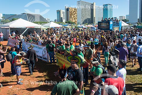  Manifestação contra a municipalização da saúde indígena e mudança da FUNAI para o Ministério da Agricultura durante o 15º Acampamento Terra Livre na Esplanada dos Ministérios  - Brasília - Distrito Federal (DF) - Brasil