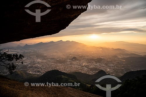  Vista do Parque Estadual da Pedra Branca a partir do Bico do Papagaio no Parque Nacional da Tijuca durante o pôr do sol  - Rio de Janeiro - Rio de Janeiro (RJ) - Brasil