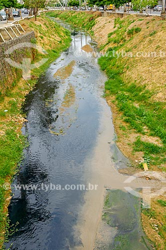  Canal poluído pelo despejo irregular de esgoto doméstico próximo à Avenida Comendador Jacinto Soares Souza Lima  - Ubá - Minas Gerais (MG) - Brasil