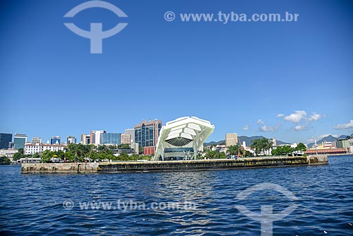  Vista do Museu do Amanhã durante passeio turístico de barco na Baía de Guanabara  - Rio de Janeiro - Rio de Janeiro (RJ) - Brasil
