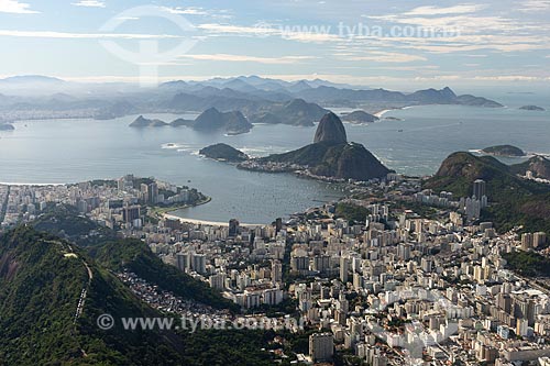  Vista da Enseada de Botafogo com o Pão de Açúcar a partir do mirante do Cristo Redentor  - Rio de Janeiro - Rio de Janeiro (RJ) - Brasil