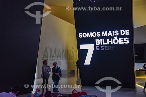  Instalação Antropoceno - seis pilares de dez metros com projeções evidenciando a interferência humana no planeta - no Museu do Amanhã  - Rio de Janeiro - Rio de Janeiro (RJ) - Brasil