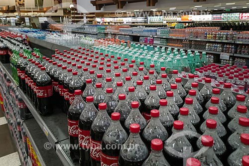  Seção de refrigerantes e águas em supermercado  - São Paulo - São Paulo (SP) - Brasil