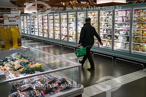  Seção de congelados em supermercado  - São Paulo - São Paulo (SP) - Brasil