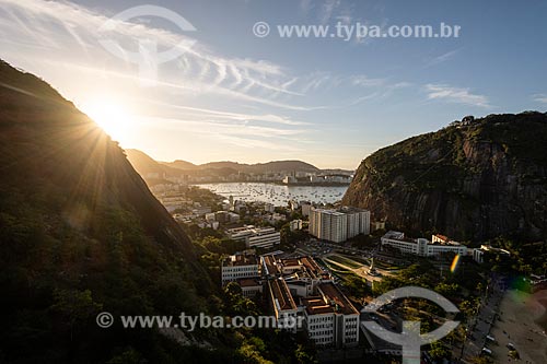  Vista do Pão de Açúcar a partir do Morro da Babilônia durante o pôr do sol  - Rio de Janeiro - Rio de Janeiro (RJ) - Brasil