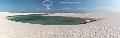  Banhistas em lagoa no Parque Nacional dos Lençóis Maranhenses  - Barreirinhas - Maranhão (MA) - Brasil