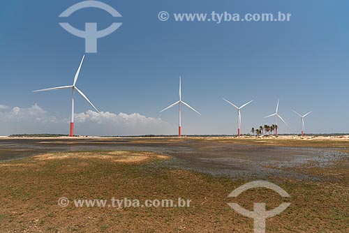  Vista dos aerogeradores do Complexo eólico Delta 3 próximo à Praia do Caburé  - Barreirinhas - Maranhão (MA) - Brasil