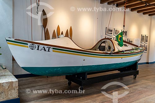  I.A.T - Barco utilizado por Amyr Klink para atravessar o Atlântico Sul à remo - Exposição no Centro histórico de Paraty  - Paraty - Rio de Janeiro (RJ) - Brasil