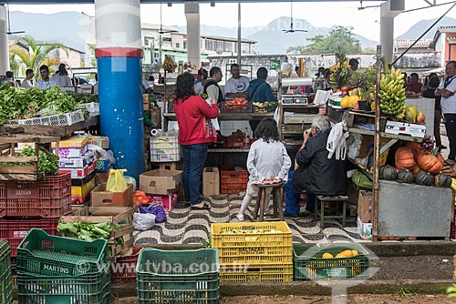  Legumes e frutas à venda no Mercado Municipal de Peixes  - Ubatuba - São Paulo (SP) - Brasil