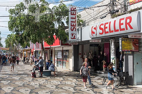  Calçadão comercial da rua Maria Alves  - Ubatuba - São Paulo (SP) - Brasil