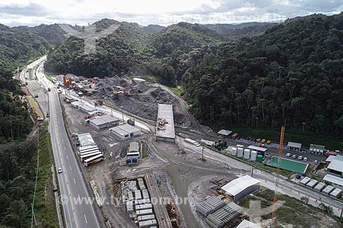  Foto feita com drone do canteiro de obras da duplicação da Rodovia dos Tamoios (SP-099) - trecho da Serra do Mar  - Caraguatatuba - São Paulo (SP) - Brasil