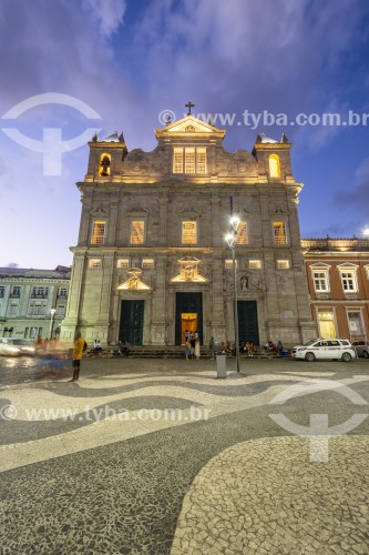 Fachada iluminada da Catedral Basílica Primacial de São Salvador (1672) - Salvador - Bahia (BA) - Brasil