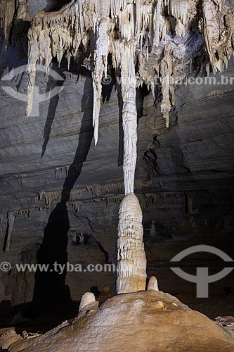  Gruta da Lapa Doce - Interior da grande caverna com estalactites e estalagmites  - Iraquara - Bahia (BA) - Brasil