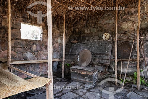 Casa feita de pedra por garimpeiros - Projeto Sempre Viva  - Mucugê - Bahia (BA) - Brasil