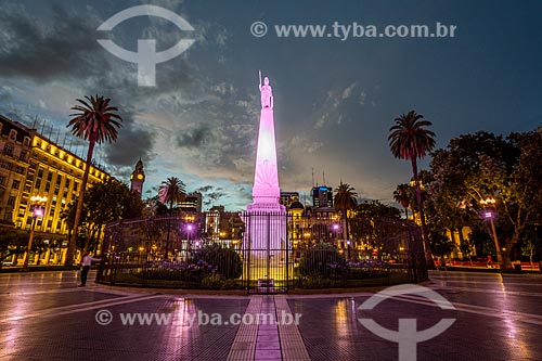  Pirâmide de Mayo e a Casa Rosada (1898) - também conhecida como Casa de Gobierno é a sede do governo da Argentina  - Buenos Aires - Província de Buenos Aires - Argentina