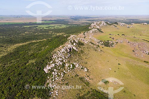  Foto feita com drone do Cerro do Jarau, formado a partir de impacto de meteorito  - Quaraí - Rio Grande do Sul (RS) - Brasil