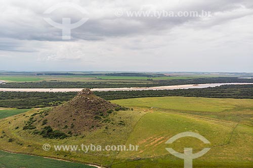  Foto feita com drone do Cerro Jacaquã, com o Rio Ibicuí ao fundo  - Alegrete - Rio Grande do Sul (RS) - Brasil