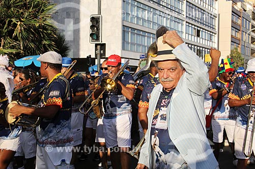  Claudio Pinheiro - fundador do bloco de carnaval de rua Banda de Ipanema - durante o desfile da Banda de Ipanema  - Rio de Janeiro - Rio de Janeiro (RJ) - Brasil