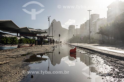  Orla da Praia do Leblon durante ressaca  - Rio de Janeiro - Rio de Janeiro (RJ) - Brasil