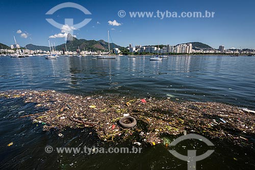  Lixo flutuando na Baía de Guanabara  - Rio de Janeiro - Rio de Janeiro (RJ) - Brasil