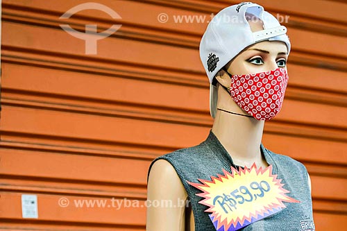  Manequim de loja com máscara de proteção - Crise do Coronavírus  - Porto Alegre - Rio Grande do Sul (RS) - Brasil