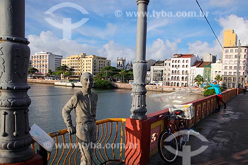  Ponte Maurício de Nassau com estátua de Joaquim Cardoso  - Recife - Pernambuco (PE) - Brasil