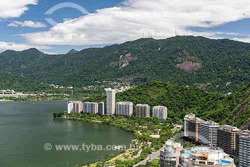  Vista de prédios durante a escalada do Morro do Cantagalo  - Rio de Janeiro - Rio de Janeiro (RJ) - Brasil