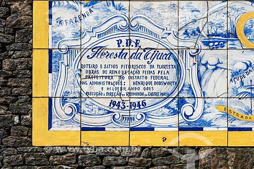  Detalhe de painel de azulejos com o mapa da Floresta da Tijuca (1946) próximo à Cascatinha Taunay  - Rio de Janeiro - Rio de Janeiro (RJ) - Brasil