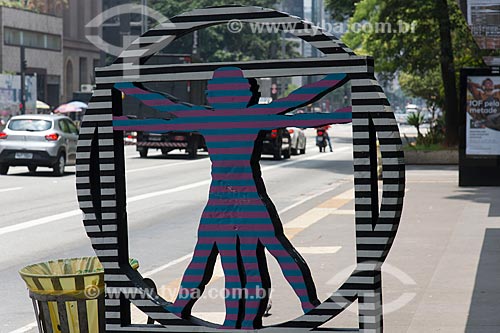  Vitruviano Parede - Releitura da obra, O Homem Vitruviano, de Leonardo da Vinci - na Avenida Paulista  - São Paulo - São Paulo (SP) - Brasil