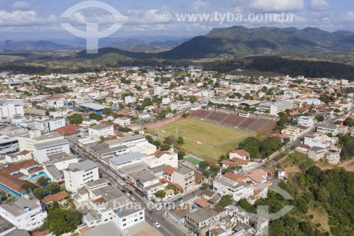 Foto feita com drone do campo de futebol do Esporte Clube Aracruz - Aracruz - Espírito Santo (ES) - Brasil