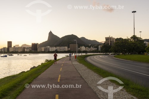 Vista do Avenida Infante Dom Henrique com a Enseada de Botafogo e o Cristo Redentor ao fundo - Rio de Janeiro - Rio de Janeiro (RJ) - Brasil