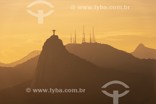 Vista do Cristo Redentor (1931) durante o pôr do sol a partir do Pão de Açúcar - Rio de Janeiro - Rio de Janeiro (RJ) - Brasil